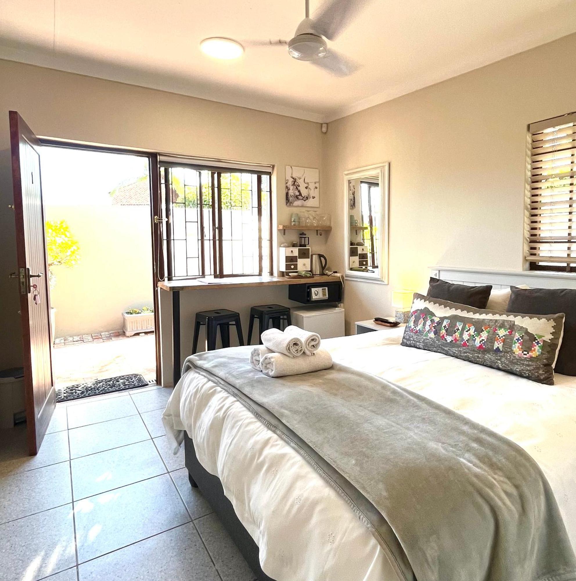 Dolphin Circle Bed And Breakfast Plettenberg Bay Exterior photo
